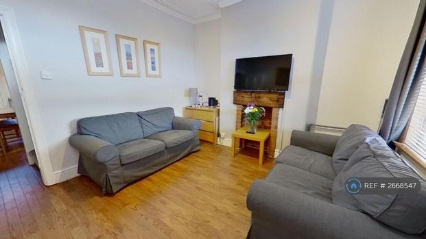 3 bedroom terraced house to rent - Photo 1