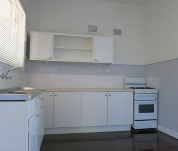 Cosy One-Bedroom Cottage living - Photo 2