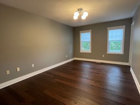 For Lease - 341 Tower Hill Road, Richmond Hill, Ontario - Photo 3