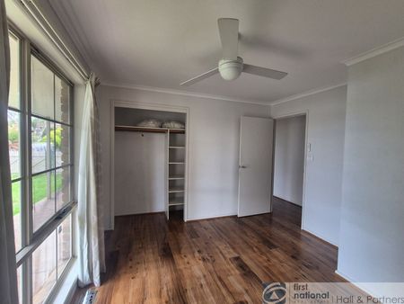 11 Balmoral Way, Pakenham - Photo 3