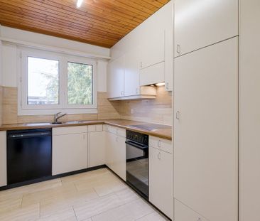 Herrlicher Ausblick in freundlichem Wohnquartier - Photo 1