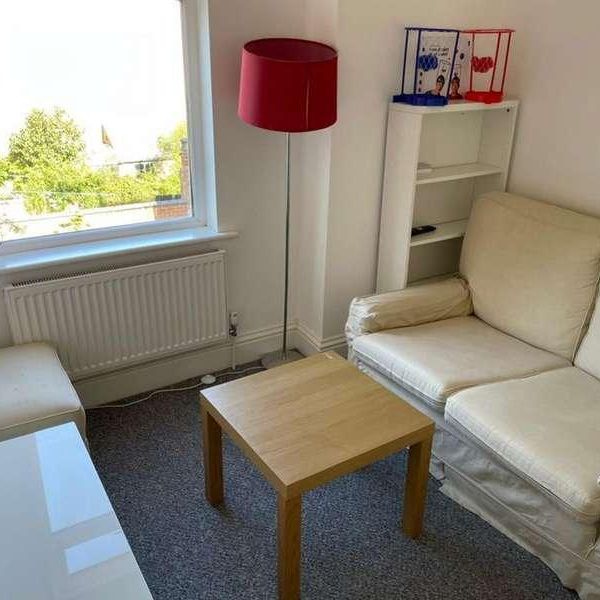 College Avenue, Leicester, LE2 - Photo 1