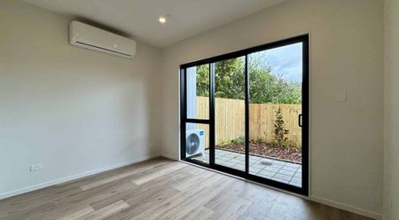 Your New Beginning in Māngere Bridge – Fresh, Functional & Fantastic - Photo 5