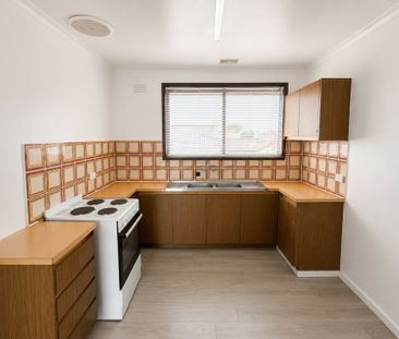 Neat & Tidy 2-Bedroom Apartment in the Heart of Dandenong - Photo 2