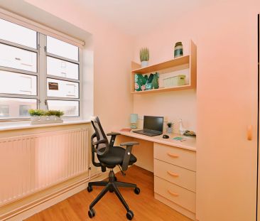 Silver Balcony Room - Photo 4