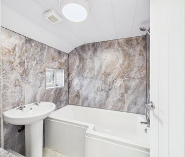 3 bedroom terraced house to rent - Photo 6