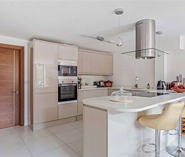 Fabulous four-bedroom detached barn conversion with superb countrys... - Photo 2