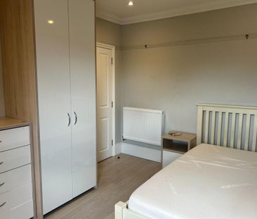 5 bedroom semi-detached house to rent - Photo 3