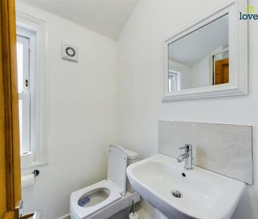 4 bedroom terraced house to rent - Photo 4