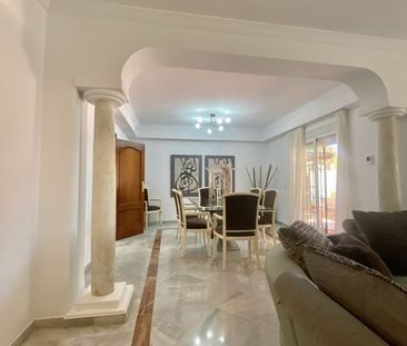 5 room luxury Villa for rent in Marbella, Andalusia - Photo 1