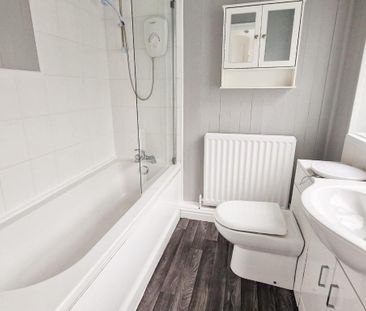 3 bedroom terraced house to rent - Photo 6