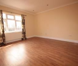 5 bedroom detached house to rent - Photo 2