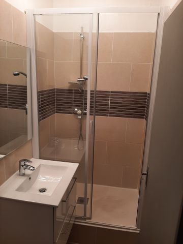 Location Appartement 3 pièces 56m² MEYNES 30840 - Photo 2