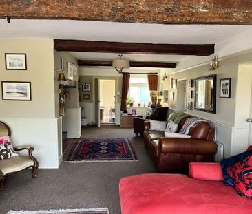 4 bedroom character property to rent - Photo 1