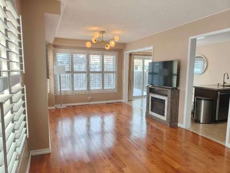 For Lease - 68 Christian Hoover Drive, Whitchurch-Stouffville, Ontario - Photo 4