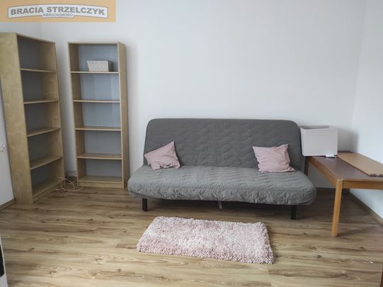 Wysoka i jasna kawalerka w okolicy Placu Zbawiciela - Photo 1