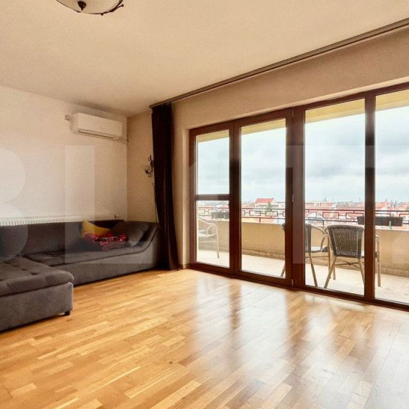 Apartament cu 3 camere, în curte privată - Photo 1