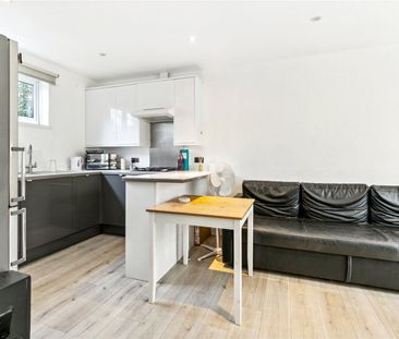 Bedford Hill, Balham, SW12 - Photo 2