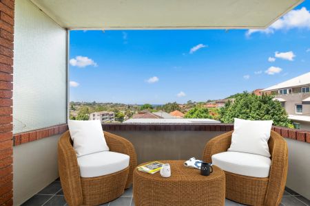 Stylishly Renovated, Light-Filled Residence with Captivating Ocean & District Views - Photo 5