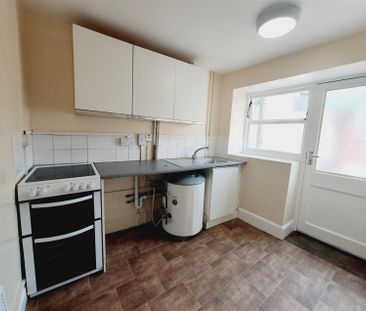 2 Bedroom Flat to Rent in Montagu Street, Kettering, Northants, NN16 - Photo 3
