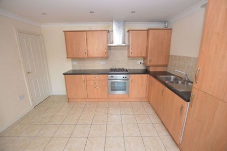 2 Bedroom Terraced House - Photo 5