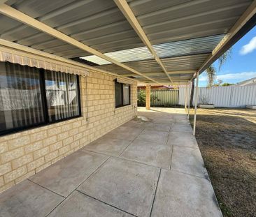 Newly Refreshed Spacious Home - Photo 4