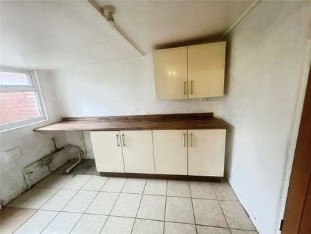 Roderick Drive, Wolverhampton, West Midlands, WV11 - Photo 5