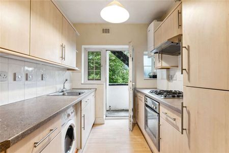 Two bedroom flat close to Clapham Common - Photo 5