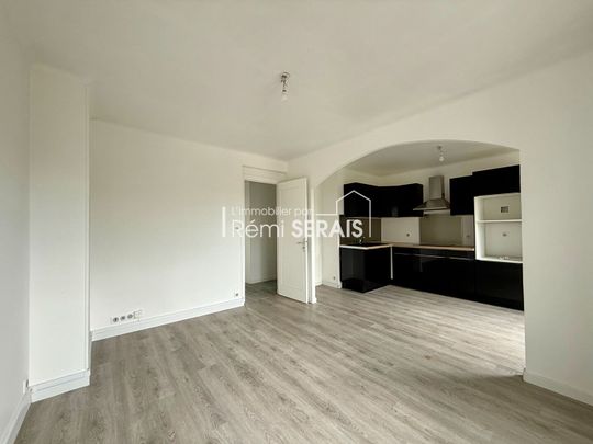 Appartement à louer Condé-Sur-Noireau, - Photo 1