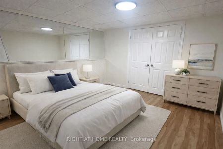 720 Leaside Street #lower - Photo 2