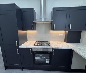 3 bedroom flat to rent - Photo 6