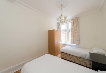 4 bedroom apartment to rent - Photo 5