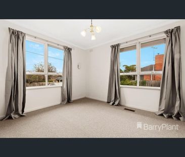 33 Hillingdon Crescent, Doncaster, Vic 3108 - Photo 6