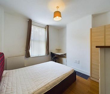 4 bedroom house - Photo 5