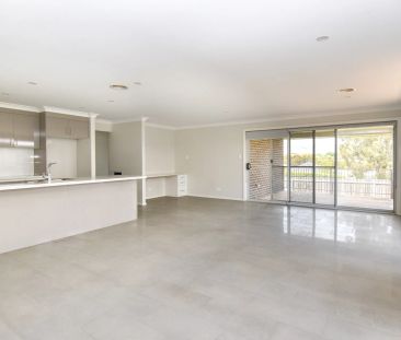 Relaxed Living Backing Onto Nature Reserve - Photo 1