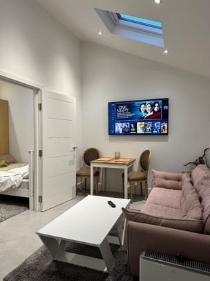 1 Bed Bungalow, Roxeth Green Avenue, HA2 - Photo 1