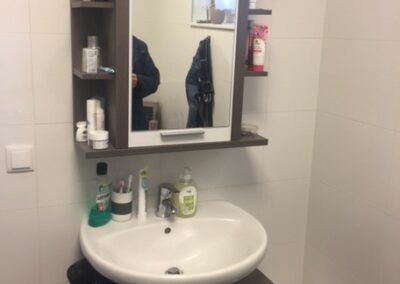 Moderne, Top Gepflegte 2 Zimmer Wohnung mit Terrasse und Garten in zentraler Lage - Photo 3