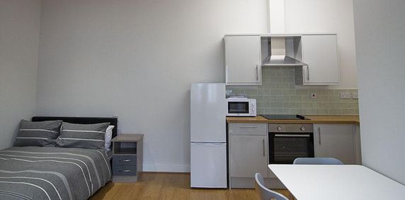 Studio to rent - Photo 2