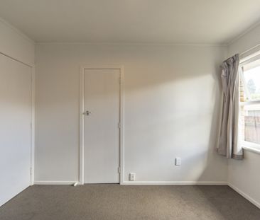 4-Bedroom Home in Silverdale - Practical Living with Plenty of Space - Photo 6