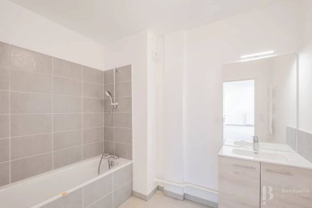 Rental Apartment Bordeaux Saint-Jean - Photo 3