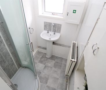Room For Rent Queen Street, Pontypridd - Photo 4