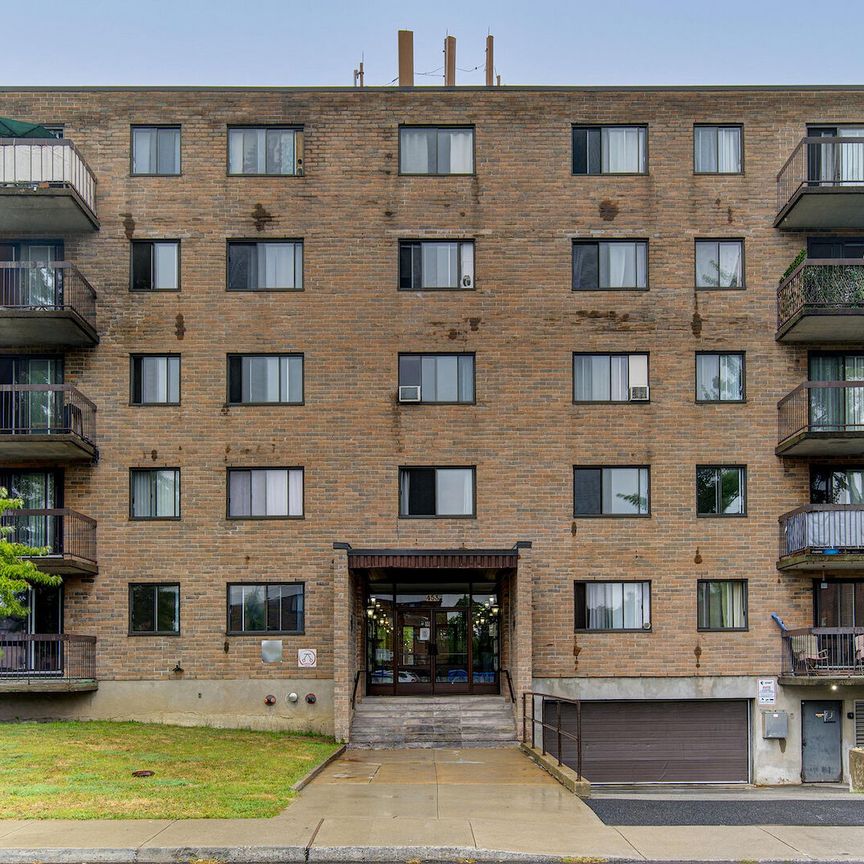 453 Rue Darontal, Boucherville, QC - Photo 1