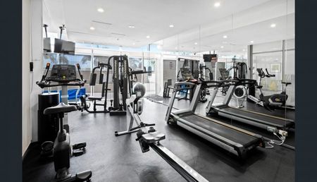 A Statement of Luxury – Exclusive Three-Level Penthouse with Rooftop Garden and Coastal Views - Fully Furnished - Photo 4