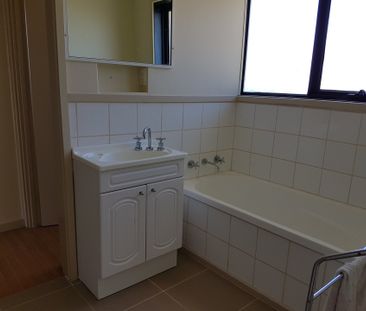 5 Julie Court, Corio - Photo 2