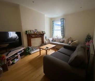4 bedroom terraced house to rent - Photo 3