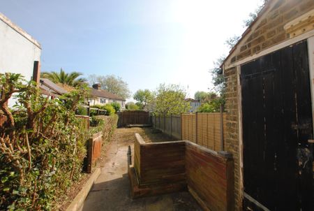 Knockhall Chase, Kent, London - Photo 4