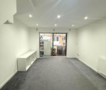 2 bedroom end of terrace house to rent - Photo 1