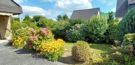 Großzügige DG-Wohnung mit Balkon, Garage & Gartennutzung - Photo 2