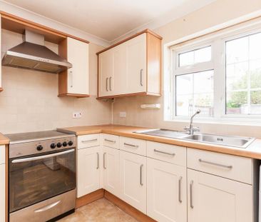 2 bedroom terraced house to rent - Photo 4
