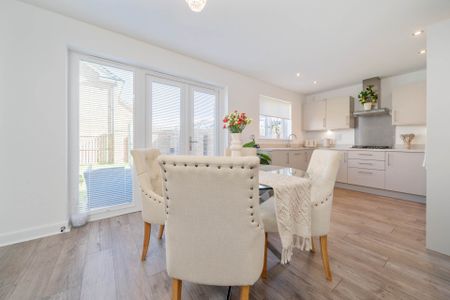 Price £2,700 pcm - Available Now - Furnished - Photo 4